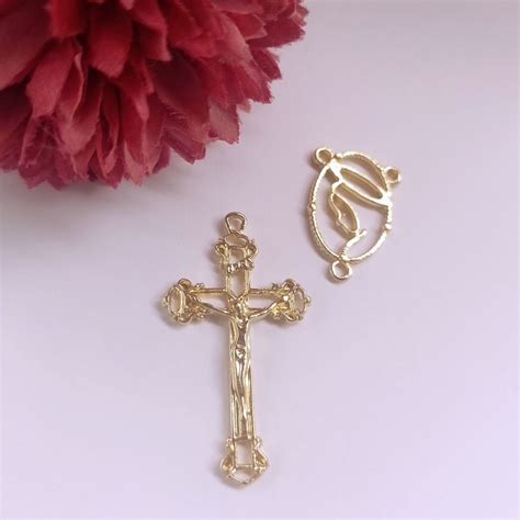 10 Crucifixos 10 Entremeios Nossa Senhora do Rosário Dourado kit