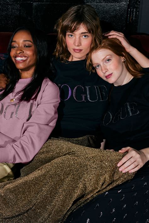 VOGUE Collection: Der neue Holiday-Drop verleiht Ihrer Wintergarderobe ...