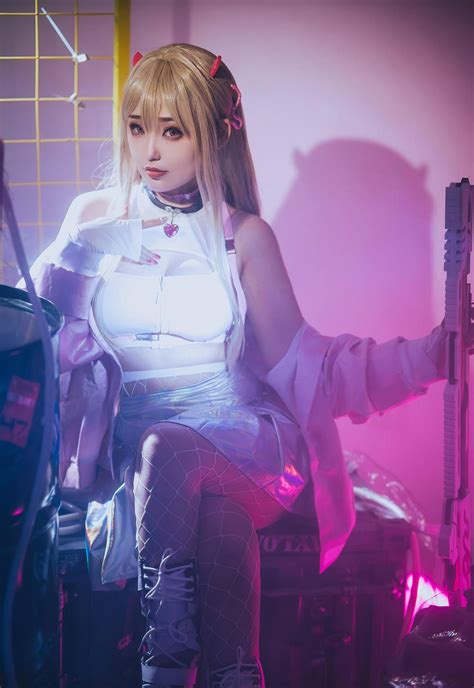 胜利女神妮姬化身毒蛇：精彩cosplay展现 哔哩哔哩