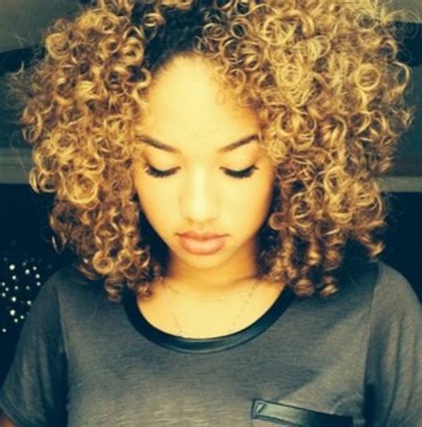 Natural curly hair Q Hair, Curly Hair Care, Curly Hair Tips, Curly Girl ...