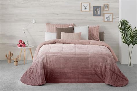 Edred N Invierno Comforter Lines