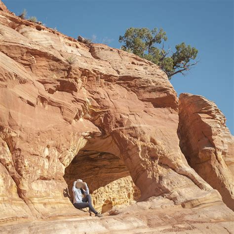 Hiking To Kanab Sand Caves Utah Wannadv Travel Outdoor Adventure