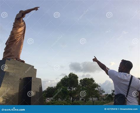 Kwame Nkrumah Statue, Accra Ghana Editorial Stock Photo - Image: 42729418