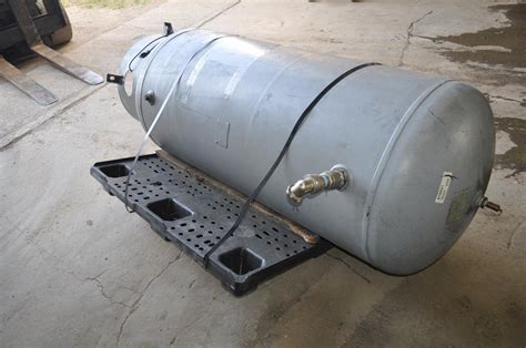 200 GALLON STEEL FAB AIR SURGE TANK D D Industries Inc