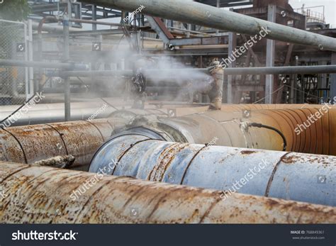 25,692 Valve leaking Images, Stock Photos & Vectors | Shutterstock