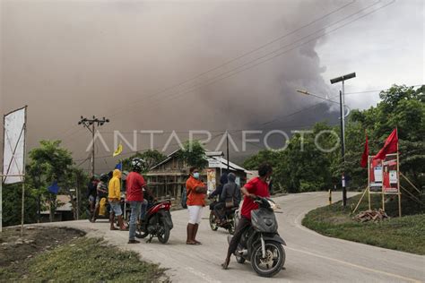 Status Gunung Lewotobi Naik Menjadi Awas Antara Foto