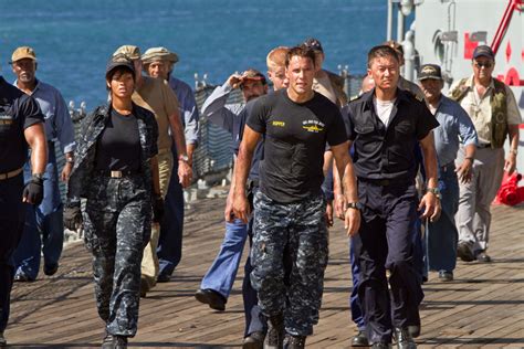 Photo De Taylor Kitsch Battleship Photo Rihanna Tadanobu Asano