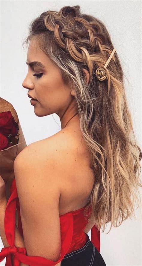 50 Breathtaking Prom Hairstyles For An Unforgettable Night 1 Fab Mood Wedding Color