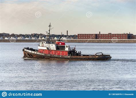 Tug Morgan No Rio De Acushnet Foto Editorial Imagem De Morgan Urbano