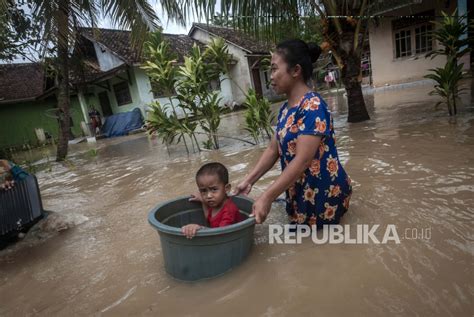 Banjir Kota Makassar 3 344 Rumah Terdampak Republika Online