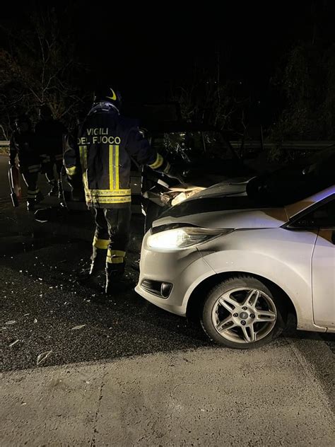 Paura Nei Pressi Della Superstrada Che Schianto Tra Utilitarie Foto