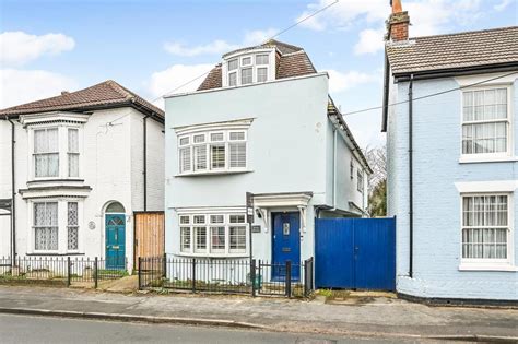 Castle Street Portchester 4 Bed Detached House £600 000