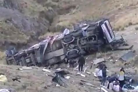 Tragedia En Vía Los Libertadores Caída De Bus A Un Abismo Deja 23