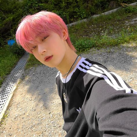 Pinterest Pink Hair K Pop Boy Band Pretty Smile