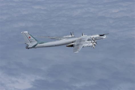 ロシアtu 95爆撃機が領空侵犯、南大東島と八丈島付近で1日2件 Flyteam ニュース