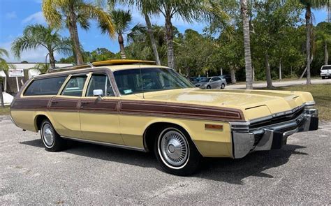 1973 Dodge Monaco Station Wagon Barn Finds