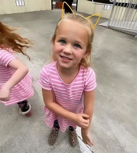 Pin By Orne On Outdaughtered Riley Paige Busby Riley Busby Girls