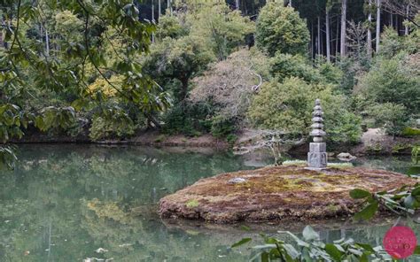 kinkakuji temple garden kyoto (1) - Living + Nomads – Travel tips, Guides, News & Information!