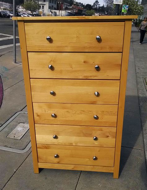 UHURU FURNITURE COLLECTIBLES SOLD Blond 6 Drawer Chest Of Drawers 150