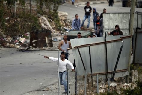 وفاة فلسطيني متاثرا بجراحة جراء اصابته برصاص الجيش الاسرائيلي بعد