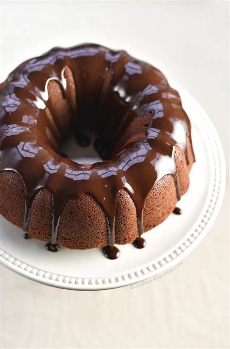 Easy Chocolate Bundt Cake Glaze