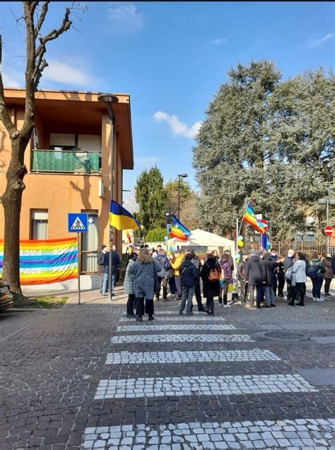 Bovisio Masciago Scende In Piazza Per La Pace In Ucraina Mbnews