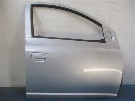 TOYOTA YARIS I 5D DRZWI PRZÓD PRAWE 199 JAPONIA 14693026024