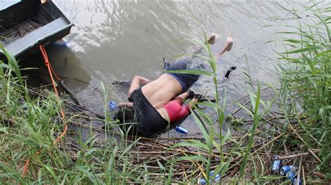 La foto del drama muerte de un padre y su hija inmigrantes en el Río Bravo