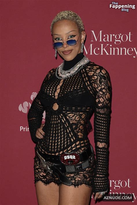 Doja Cat Flaunts Her Nude Legs At The Prince S Trust Global Gala