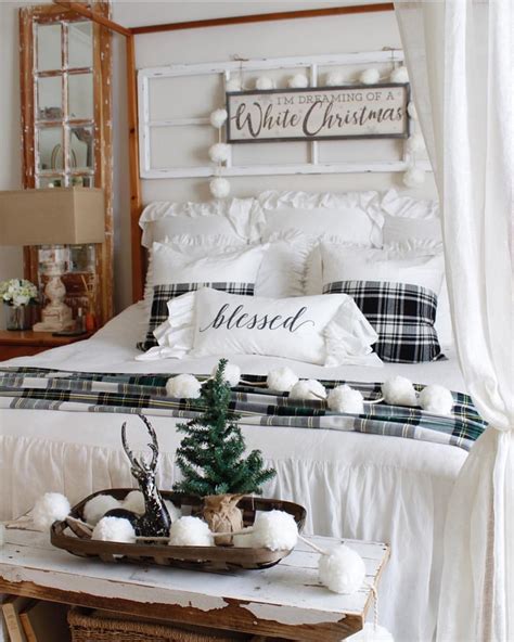 56 Best Christmas Bedroom Decor Ideas For A Positively Jolly Night Sleep Christmas Bedroom