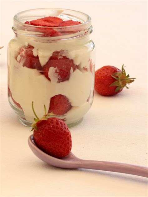 Mousse De Yaourt Aux Fraises Les Douceurs De La Famille Praline