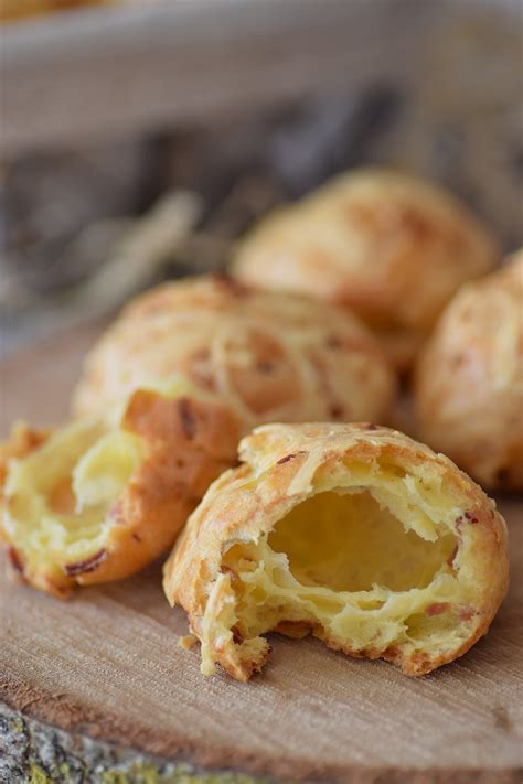 Gougères à léchalote et râpé de lardons Cuisimiam