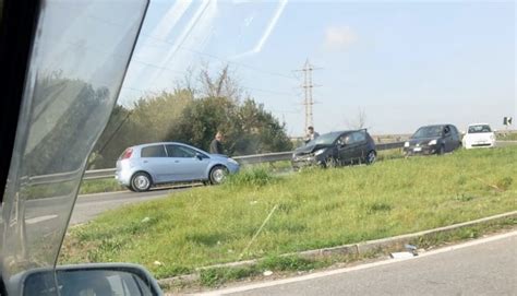 Ultim Ora Imbocca La Variante Contromano E Si Scontra Con Un Auto