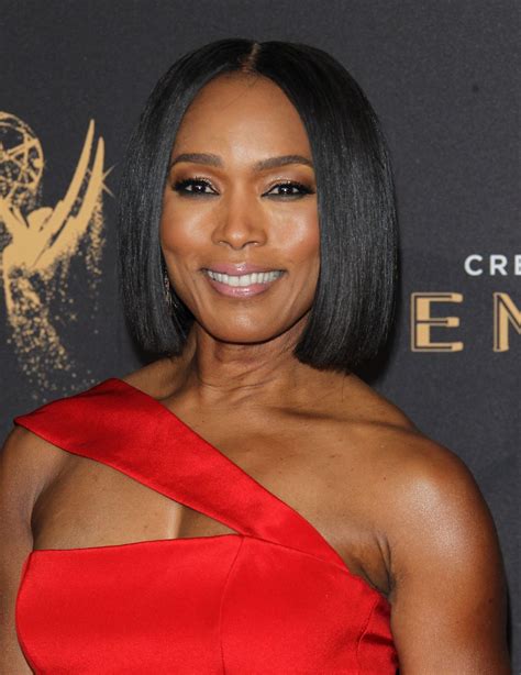 Angela Bassett Creative Arts Emmy Awards In Los Angeles 09102017 • Celebmafia