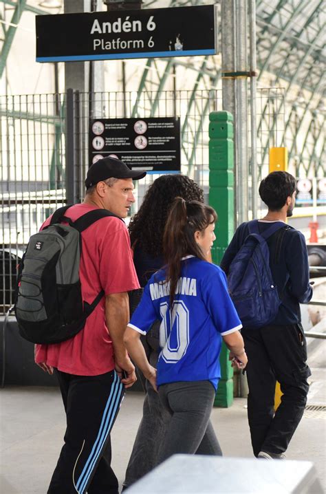 Los hinchas de Estudiantes y Gimnasia se sumaron a la protesta de los