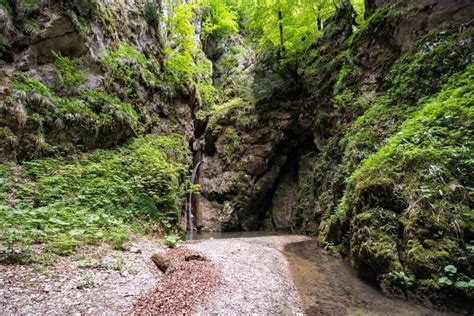 Un Tesoro Nascosto Al Centro Del Monte Cervati Alla Scoperta Dell