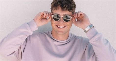 Favorite Hunks Other Things Too Hot Harry To Handle