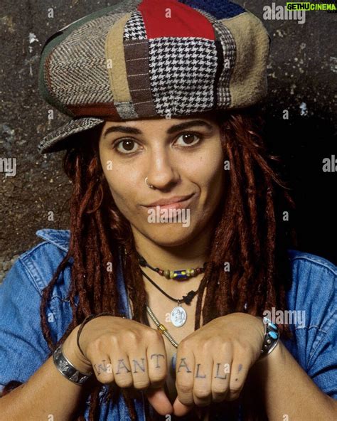 Linda Perry Wiki Biography Age Gallery Spouse And More