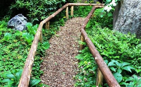 Les Copeaux De Bois En Paillage Terrasse Jardin All Es Jardin