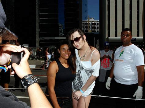 Parada Gay reúne multidão na avenida Paulista Fotos R São Paulo