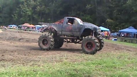 Kirbys Kompound Last Mud Bog Of 2017 Youtube