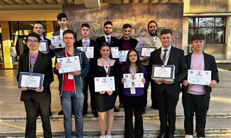 FOTO Premii Pentru 7 Elevi De La Seminarul Teologic Ortodox Din Alba