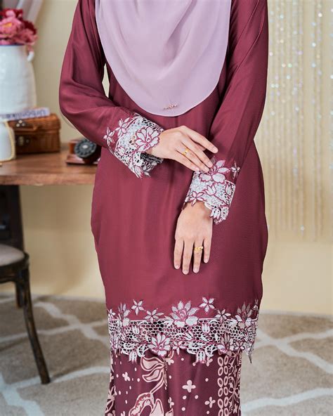 Baju Kurung Moden Batik Lace Sultanah 100 Adlina Maroon Muslimahclothingcom