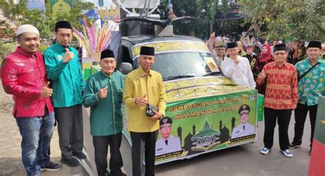 Pawai Taaruf Pembukaan MTQ Nasional Kafilah Kalbar Tampilkan Miniatur