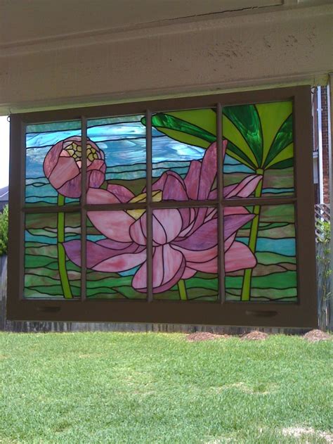 Pin By Susan Rishel On Stained Glass Flower Stained Glass Flowers