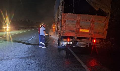 Seyir Halindeki Kamyonun Lastikleri Alev Aldı GÜNCEL Niksar