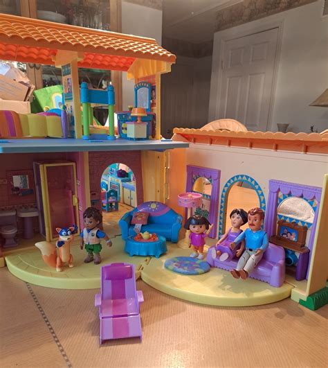 Dora the explorer talking house with accessories - town-green.com