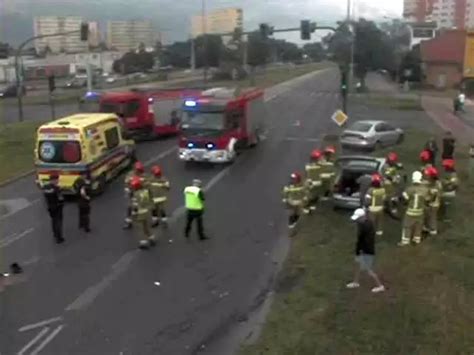 Wypadek Na Skrzy Owaniu Wojska Polskiego I Trasy Uniwersyteckiej W