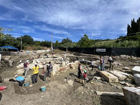 Nuova Scoperta Archeologica A San Casciano Torna Alla Luce Un Apollo