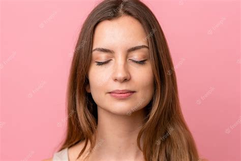 Premium Photo Portrait Caucasian Woman Isolated On Pink Background